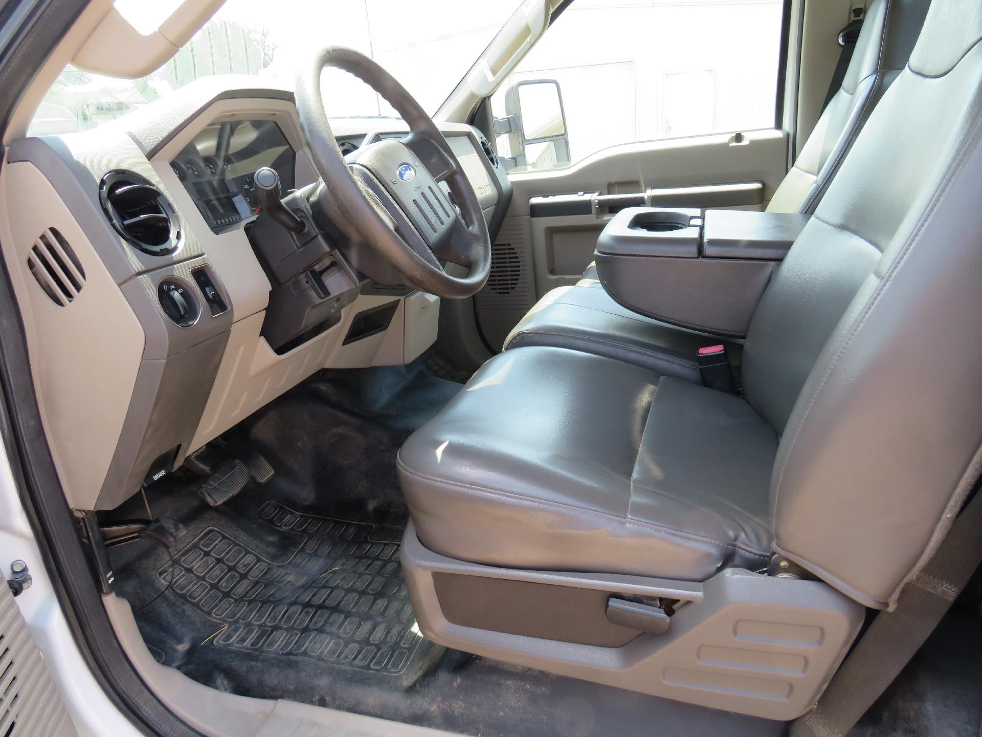 2010 Ford Super Duty F-350 SRW XL