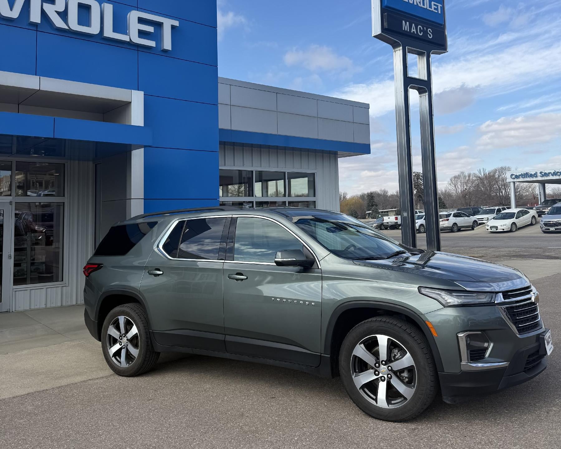 2022 Chevrolet Traverse LT Leather