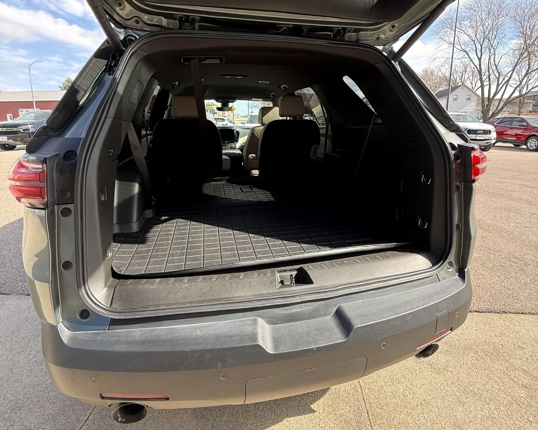 2022 Chevrolet Traverse LT Leather