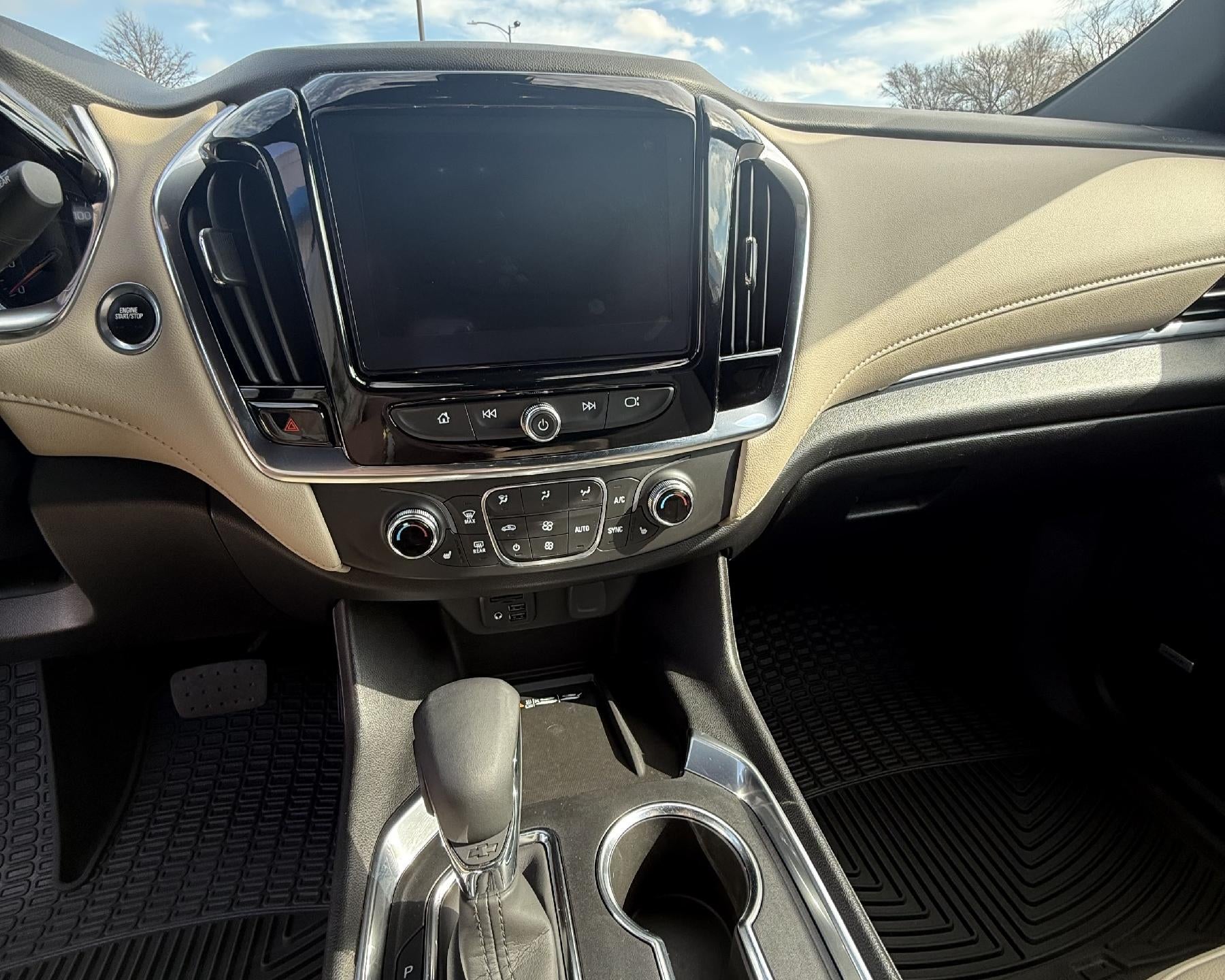 2022 Chevrolet Traverse LT Leather