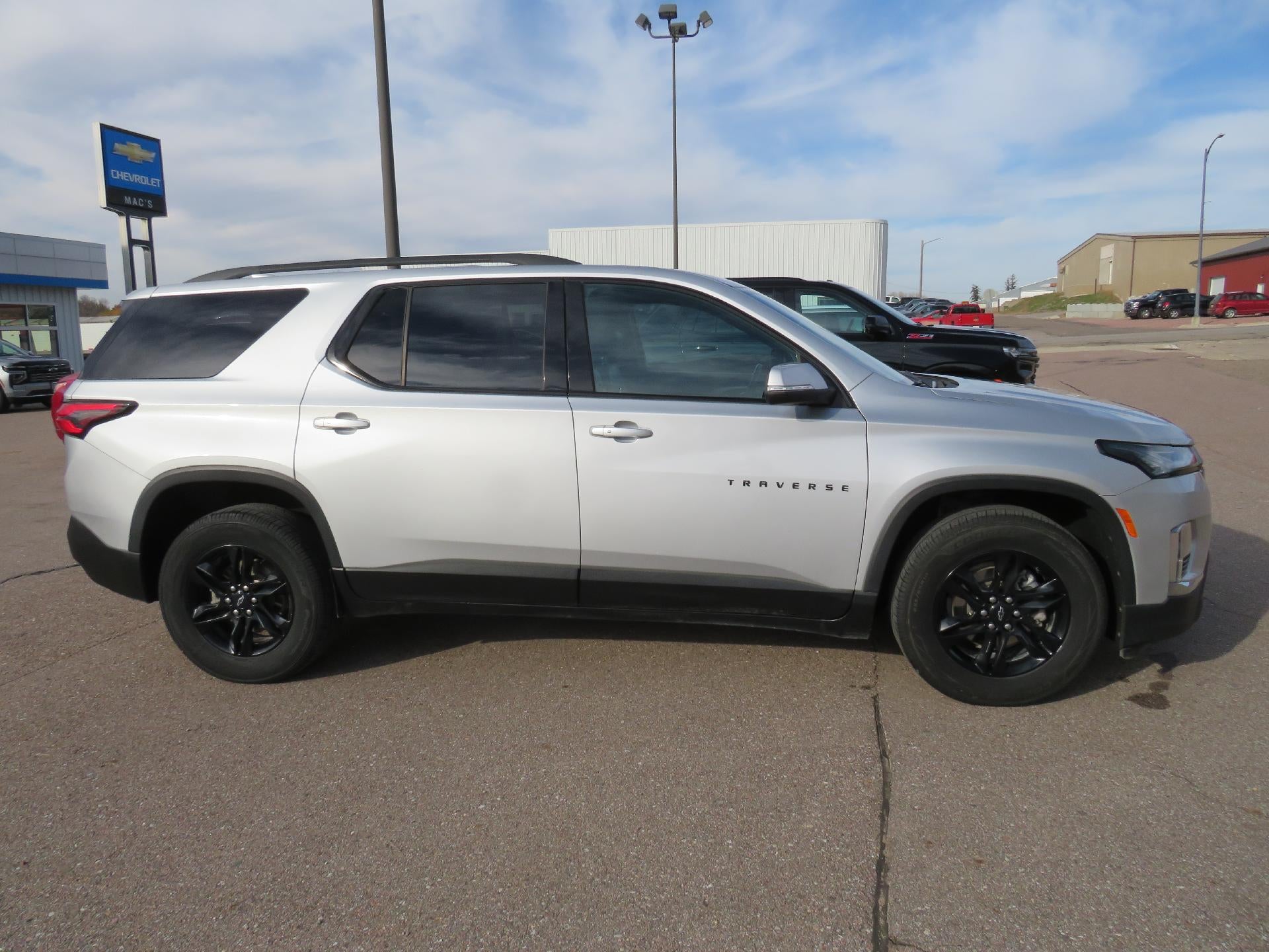 2022 Chevrolet Traverse LT Leather