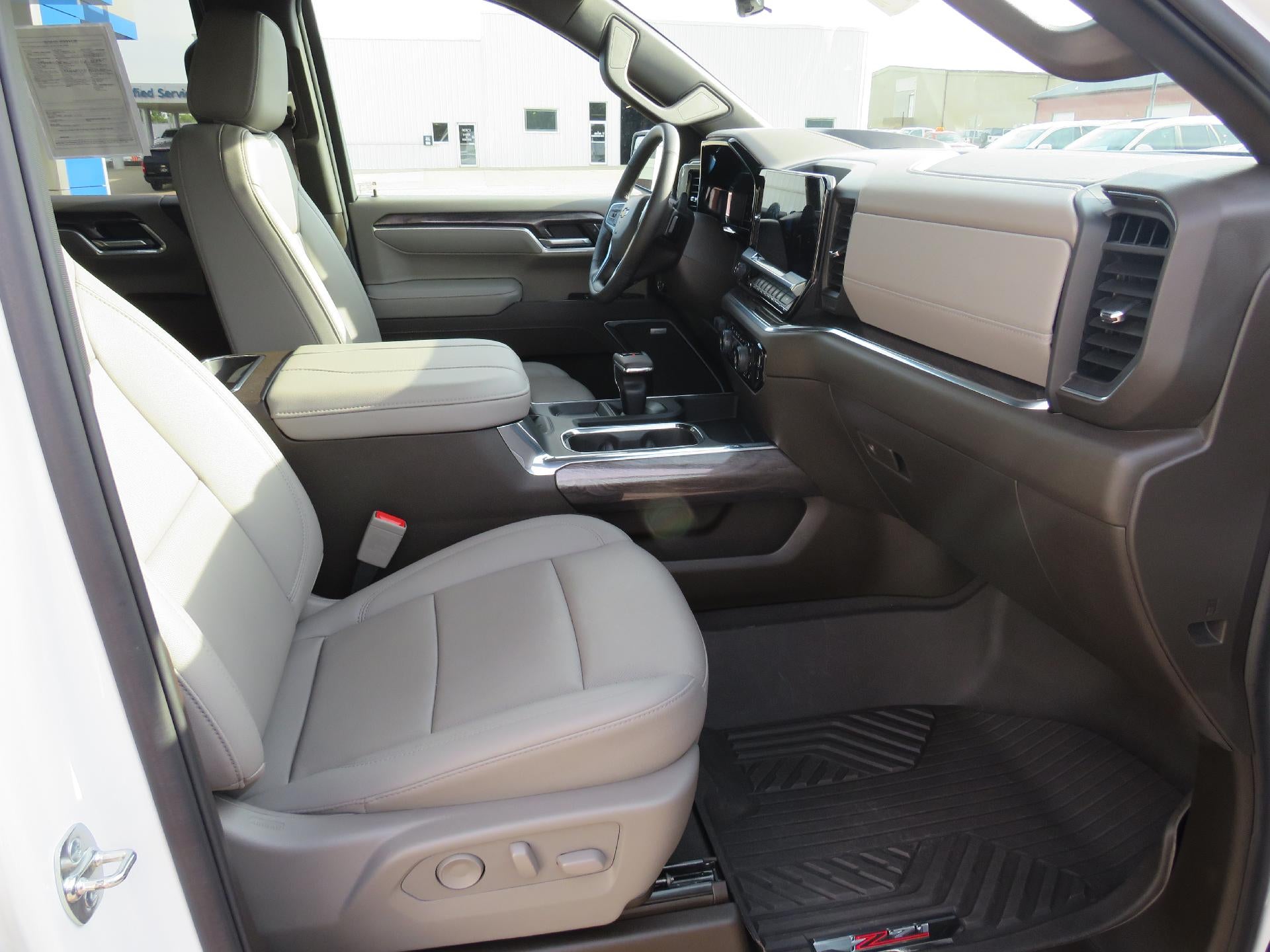 2025 Chevrolet Silverado 1500 LTZ